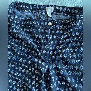 Patterned Navy and White Capris